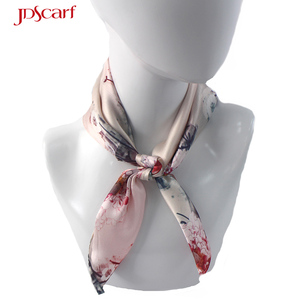 Diseño cuadrado pequeño de satén impresa <span class=keywords><strong>flamenco</strong></span> español <span class=keywords><strong>manton</strong></span> chal - Product Image 3