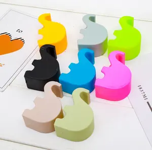 Forma di elefante di plastica del telefono delle cellule del <span class=keywords><strong>collo</strong></span> Della Cinghia di supporto per il telefono astuto, colorato scrivania pigro supporto del telefono <span class=keywords><strong>cellulare</strong></span> - Product Image 1