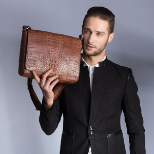 Moda de piel de cocodrilo genuino hombre de negocios messager bolsa marrón hechos a <span class=keywords><strong>mano</strong></span> oem odm - Product Image 4