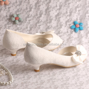 Scarpe donna taglie forti personalizzate da sposa in pizzo bianco <span class=keywords><strong>tacchi</strong></span> corti - Product Image 5