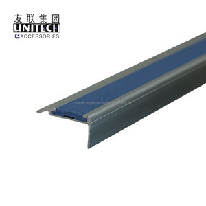 Shanghai oferta antideslizante <span class=keywords><strong>de</strong></span> metal <span class=keywords><strong>de</strong></span> aluminio la nariz <span class=keywords><strong>de</strong></span> escalera <span class=keywords><strong>suelo</strong></span> <span class=keywords><strong>laminado</strong></span> - Product Image 3