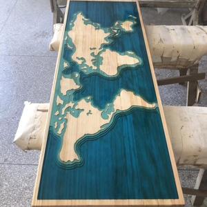Tavolo Console in Resina Epossidica con Mappa del Mondo in Legno di Noce dal Design Speciale - Product Image 3