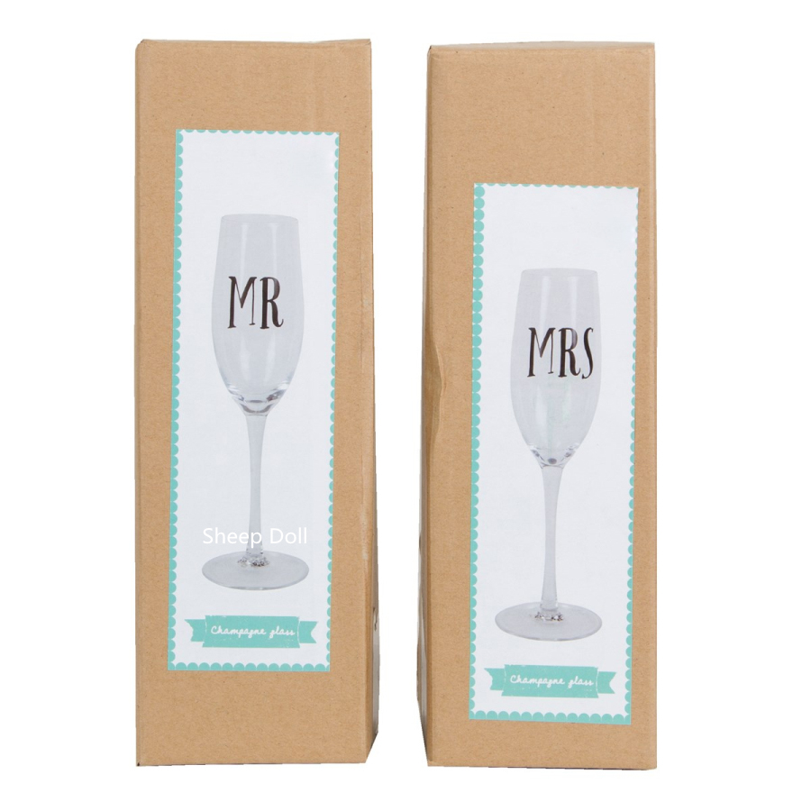 Personalized Wedding Champagne Flutes- Mr and Mrs Design - Engraved Flutes for Bride and Groom Gift for Customized Wedding Gift