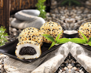 Mochi Daifuku Style Japonais Sésame Remplissage - Product Image 2