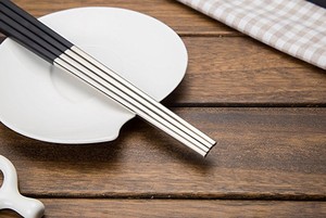 Palitos <span class=keywords><strong>de</strong></span> <span class=keywords><strong>sushi</strong></span> personalizados, color negro, plateado, dorado, chino, venta al por mayor, baratos, 2020 - Product Image 4