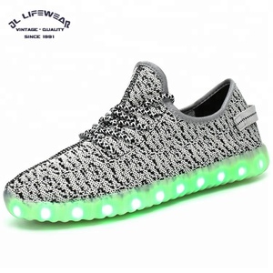 De peso ligero colorido logotipo personalizado brillante <span class=keywords><strong>Zapatos</strong></span> de deporte de los hombres de Led - Product Image 4