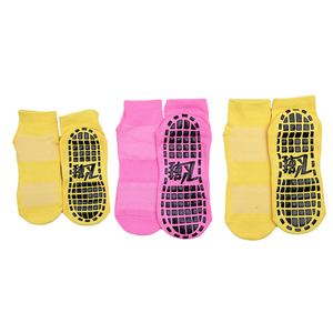 Vente chaude en gros personnalisé pas cher grip chaussettes, absorbant la transpiration pas cher <span class=keywords><strong>anti</strong></span> slip chaussettes - Product Image 5