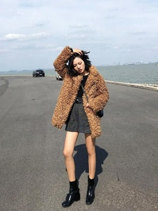 Giacca Corta Invernale da <span class=keywords><strong>Donna</strong></span> in Lana di Pecora Riccia con Motivo a Quadri, Cerniera e Pelliccia Sintetica, Calda e Morbida - Product Image 3