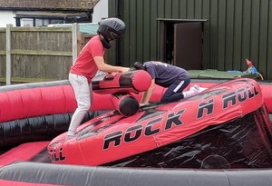 Inflatable Rock Và Roll Cân Bằng Trò Chơi Chiến Đấu <span class=keywords><strong>Jousting</strong></span> <span class=keywords><strong>Arena</strong></span> - Product Image 3