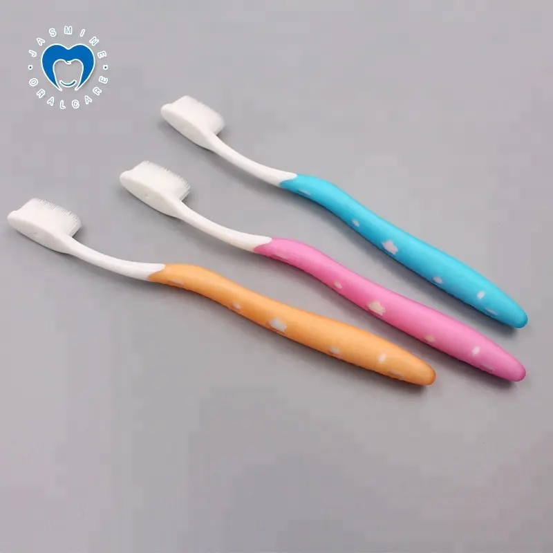Popular moderna suave ecológico hogar para adultos cepillo de dientes con cerdas de goma
