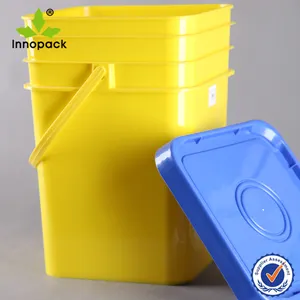 彩色方形 20 升塑料食品桶，带把手和盖子