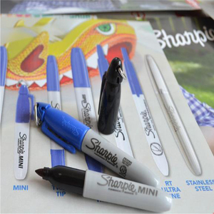 <strong>Black</strong> Mini <strong>Permanent</strong> <strong>Marker</strong> With Cap Clip Keychain - Product Image 6