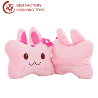 Oreiller de couchage personnalisé de forme carrée avec deux oreilles coussin visage d'animal de dessin animé pour la protection du cou oreiller lombaire en peluche ours