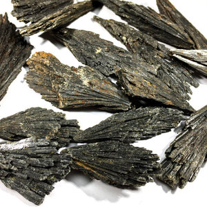 WT-G152 Vente en gros de cristal de cyanite noir, <span class=keywords><strong>pierre</strong></span> précieuse minérale naturelle, <span class=keywords><strong>pierre</strong></span> de guérison Reiki, <span class=keywords><strong>pierre</strong></span> de cyanite noire - Product Image 3