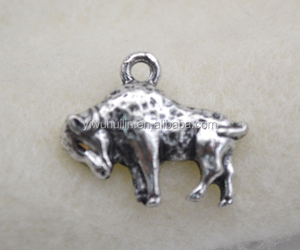 DSC 9554 Yiwu Huilin Perhiasan Fashion Perak Antik Amerika Utara Buffalo Liontin Sapi Anak Laki-laki Bull Liontin - Product Image 2