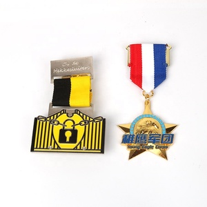 Medalla de Maratón con Logotipo Grabado en 3D, Personalizada con Etiqueta Brillante, Recortada y Plateada, para Regalos de Recuerdo - Product Image 1