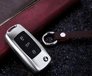 Housse de clé de voiture en aluminium de couleur noire pour VW <span class=keywords><strong>GTI</strong></span> POLO Bora Tiguan Passat B5 B6 Golf 4 MK5 Jetta Eos avec <span class=keywords><strong>porte</strong></span>-clés - Product Image 2