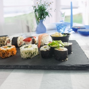 2024 personnalisé grand Rectangle rond noir ardoise naturelle pierre vaisselle fromage plateau de service Steak <span class=keywords><strong>assiette</strong></span> à dîner avec ensemble de couteaux - Product Image 5
