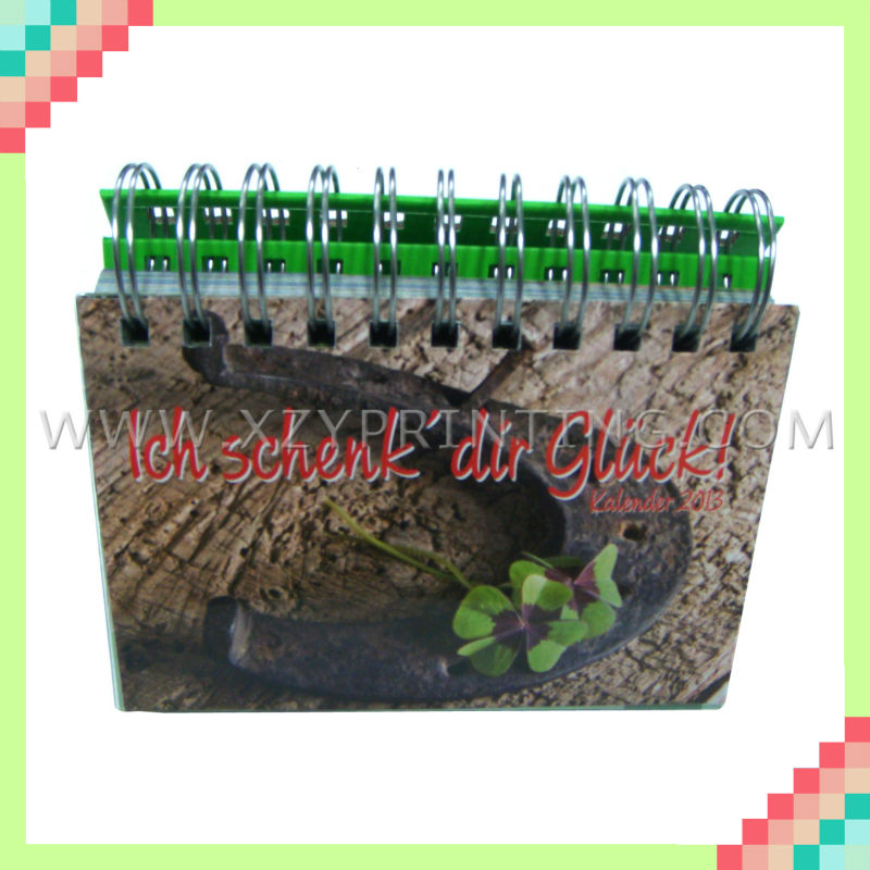 настольный календарь бумаги