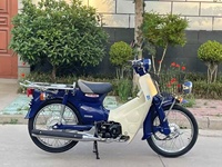 Moto classique rétro Honda1 Cub 50cc à double éclairage, monocylindre, refroidie par air, quatre temps, à essence, avec cadre courbé