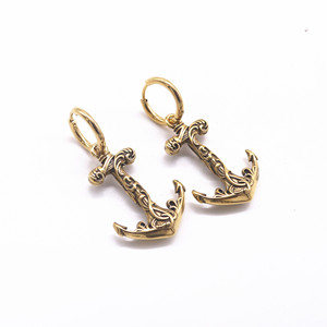 Pendientes de acero inoxidable yunnique con diseño minimalista en tono dorado para hombres y mujeres - Product Image 1