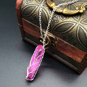Venta caliente claro cuarzo <span class=keywords><strong>Arua</strong></span> crudo tallado cristal media luna áspero crudo tallado setas colgante collar para joyería - Product Image 3