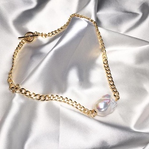 Collar de Perlas Naturales Barrocas Exquisitas con Cadena de Hueso y Cierre de Oro de 14K, con un Moderno Baño de Cobre, Estilo Genial - Product Image 5