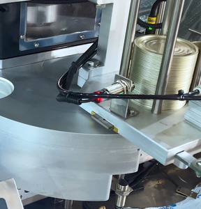 Vendita calda completamente automatica pressione negativa lattina di tenuta della macchina per inscatolamento fabbrica - Product Image 3