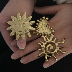 Elegante Golden <span class=keywords><strong>Sunshine</strong></span> <span class=keywords><strong>Love</strong></span> Sunflower Ring Especial Multi-estilo Nicho Joyería de moda Personalidad Fiesta Accesorios diarios Regalo - Product Image 1