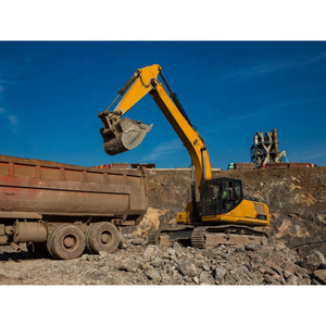 Excavatrice sur chenilles lourde Liugong 985F de 82 tonnes pour l'excavation de roches et le transport de matériaux en vrac - Product Image 5