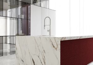 Gabinetes de Cocina de Diseño Único en Vidrio y Cuero con Isla de Mármol para Villa, Multifuncionales, Personalizables, en Oferta - Product Image 3