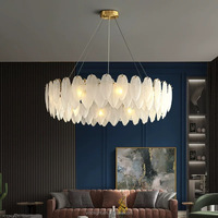 Décoration d'éclairage pour la maison. Lustre de plafond. Lampes suspendues. Fabrication de lustres sur mesure.