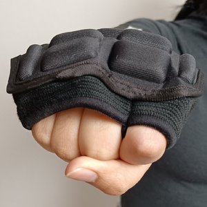 Protezione per Braccio da Karate Personalizzata di Alta Qualità, Resistente, in <span class=keywords><strong>Maglia</strong></span> Nera Spessa - Product Image 4
