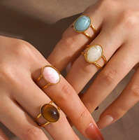 Bagues en acier inoxydable de taille réglable en gros avec pierres ovales en résine de quartz, jade et œil de tigre pour mariage et fiançailles