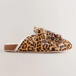 <span class=keywords><strong>Sabots</strong></span> léopard à franges pour femmes avec doublure en fausse fourrure, semelle en liège et soutien de la voûte plantaire en microfibre - Product Image 5