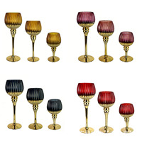 Candelabro de Hierro Forjado Retro Chapado en Oro Hecho a Mano con Diseño de Bola de Cristal para Decoración de Mesa de Boda
