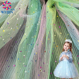 Motivo a stella plissettato <span class=keywords><strong>in</strong></span> poliestere gradiente di colore plissettato con motivi a forma di luna con paillettes <span class=keywords><strong>in</strong></span> tessuto Tulle - Product Image 1