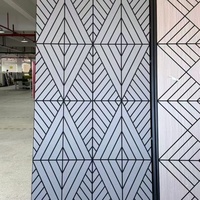 Panneau acoustique à lamelles Akupanel 2400*600mm en MDF avec placage noyer naturel, réduction de l'écho pour salle de réunion - Vente en gros