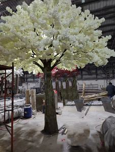 Grande Albero di Ciliegio Artificiale LED per Esterni, Decorazione per Matrimoni e Centrotavola con Elegante Design di Fiori di Ciliegio - Product Image 3