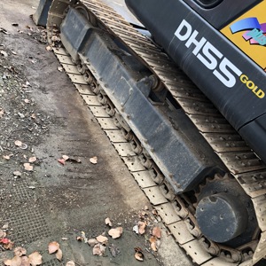 Miniexcavadora excavadora sobre orugas Doosan DH55 DX300LC 5 toneladas 6 toneladas 30 toneladas con menos horas de descuento usada - Product Image 3