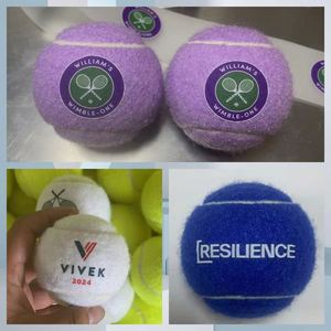 Balles de tennis pour chien en caoutchouc écologiques et durables avec logo personnalisé et sifflet intégré - Cadeaux et objets promotionnels pour animaux de compagnie avec logo - Product Image 5