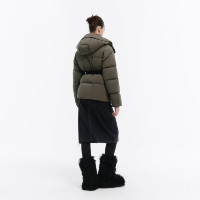 Veste en duvet d'hiver personnalisée pour femmes avec fonction imperméable Toile Tissu Logo Décoration Doublure en polyester Manteaux Produit