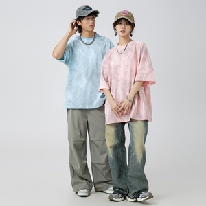 เสื้อยืดคัสตอมแบบยูนิเซ็กซ์ คุณภาพสูง ผ้าฝ้ายพรีเมียม 100% 210gsm ทรงโอเวอร์ไซส์ ย้อมสีแบบ Garment Dyed พิมพ์ลายโลโก้ด้วยเทคนิคพัฟสกรีน แบบเปล่า - Product Image 1