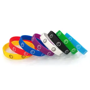 Presentes personalizados borracha personalizada silicone esporte jóias em relevo pulseira mens pulseira pulseira