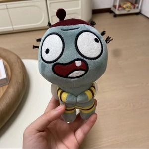 Poupée à voix zombie super douce - Product Image 2