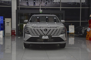 Nouveau Changan CS75 Plus : Véhicule de tourisme intermédiaire durable et avancé avec spécifications globales standard pour le commerce transfrontalier - Product Image 6