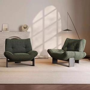 Sillón Individual de Tela Estilo Retro Francés, Diseño Minotti Emmi, Madera de Fresno, para Sala de Estar Informal - Product Image 2