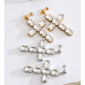 Boucles d'oreilles pendantes en forme de croix en acier inoxydable plaqué or PVD avec cristaux JINYOU 5660 pour femmes, bijoux religieux - Product Image 4