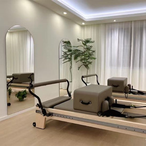 <span class=keywords><strong>Reformer</strong></span> Cadillac Premium <span class=keywords><strong>per</strong></span> Allenamento Fitness Professionale a <span class=keywords><strong>Casa</strong></span>, Realizzato in Legno di Qualità e Materiali in Quercia, Attrezzatura <span class=keywords><strong>per</strong></span> Fitness - Product Image 1