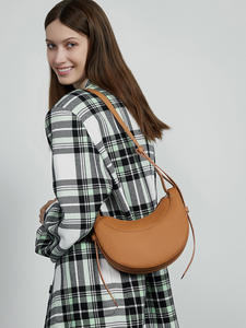Bolso de media luna de cuero de primera capa para mujer elegante 2025 diseño de nicho bandolera sillín axila bolso elegante - Product Image 5